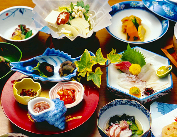 新鲜的鱼贝类制作而成的日本料理