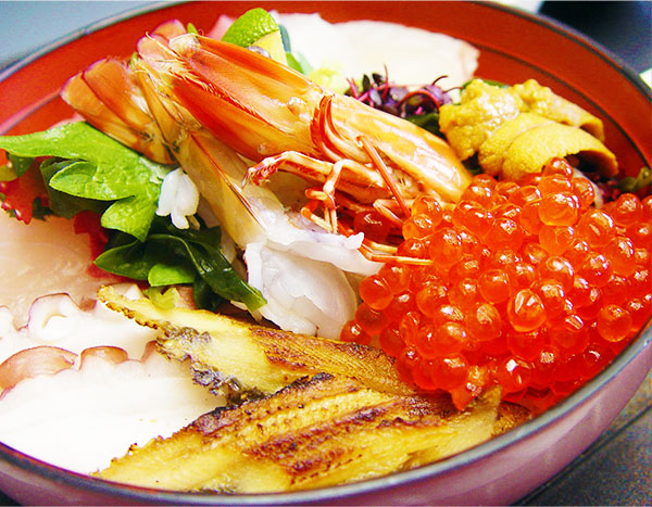 新鲜的鱼贝类制作而成的日本料理